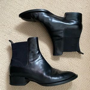Vince Yarmon Black Leather Ankle Chelsea boot